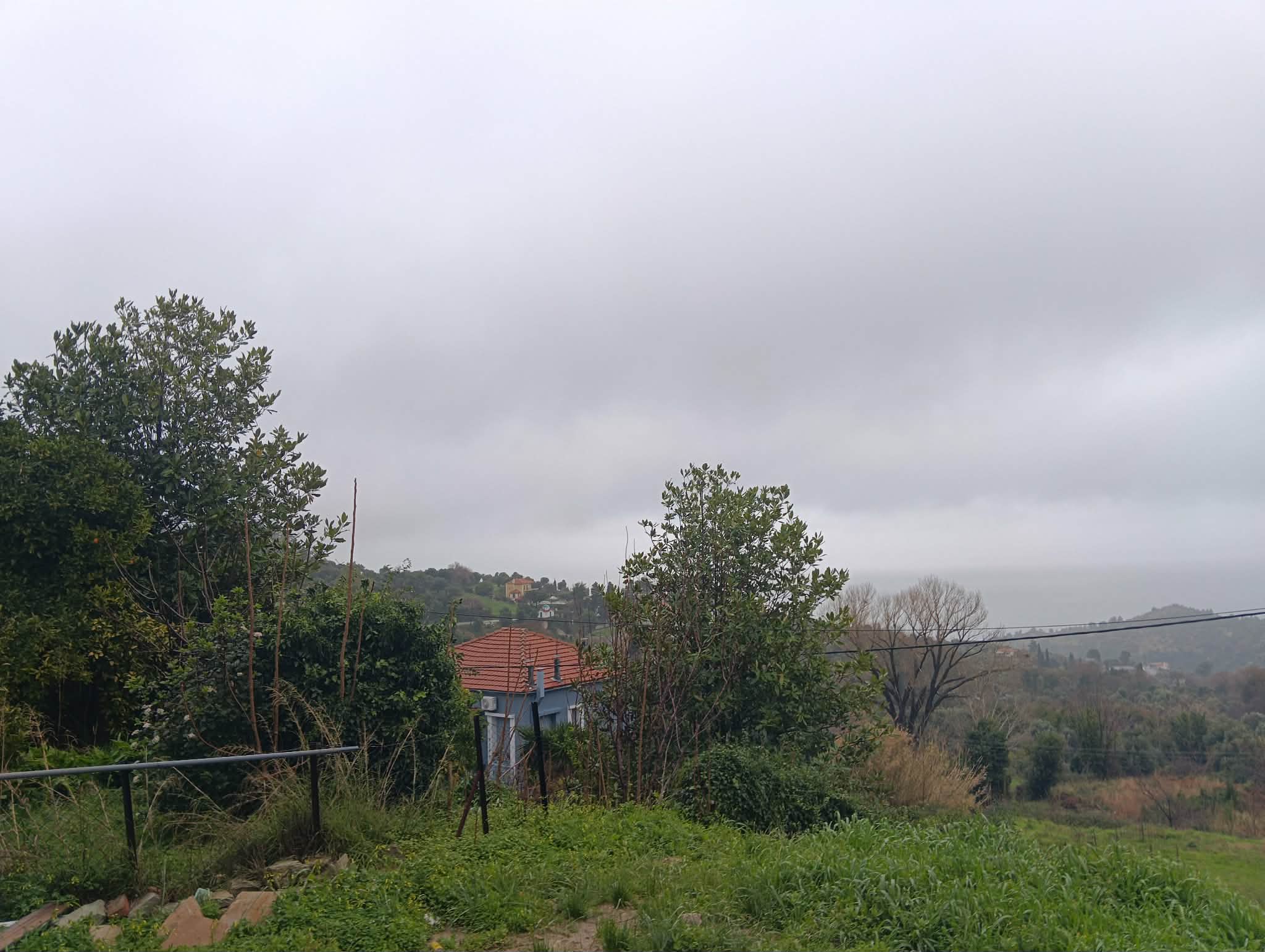 Τοπικές βροχές σήμερα στην Εύβοια – Τι ώρα θα βελτιωθεί ο καιρός