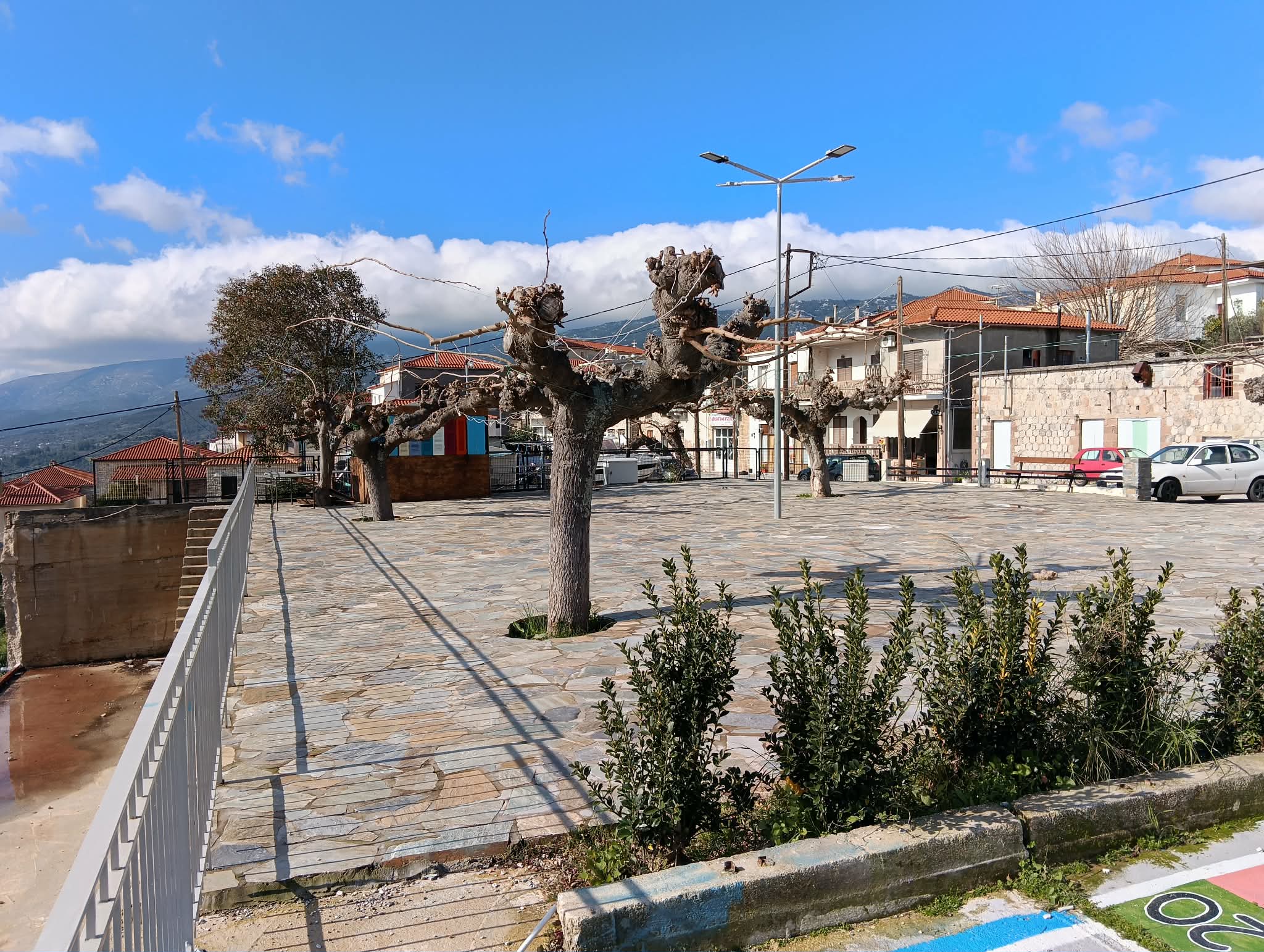 Καιρός: Ηλιοφάνεια με λίγα σύννεφα σήμερα στην Εύβοια