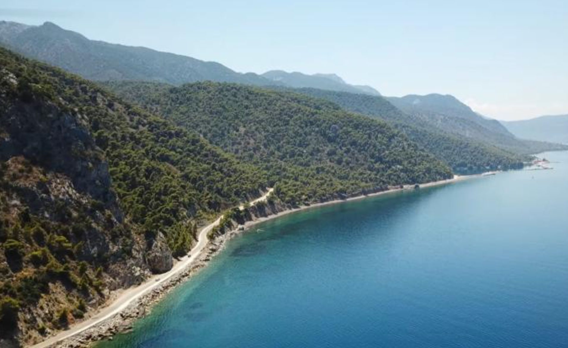 Ο ελληνικός δρόμος που πρέπει να οδηγήσετε τουλάχιστον μία φορά στη ζωή σας