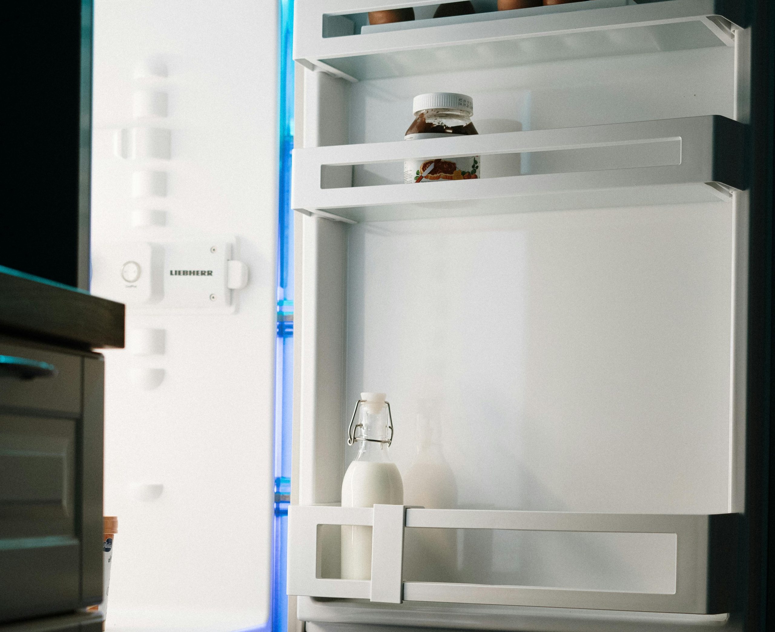 Χρήσιμες συμβουλές για το πώς να καθαρίσετε το λάστιχο της πόρτας του ψυγείου