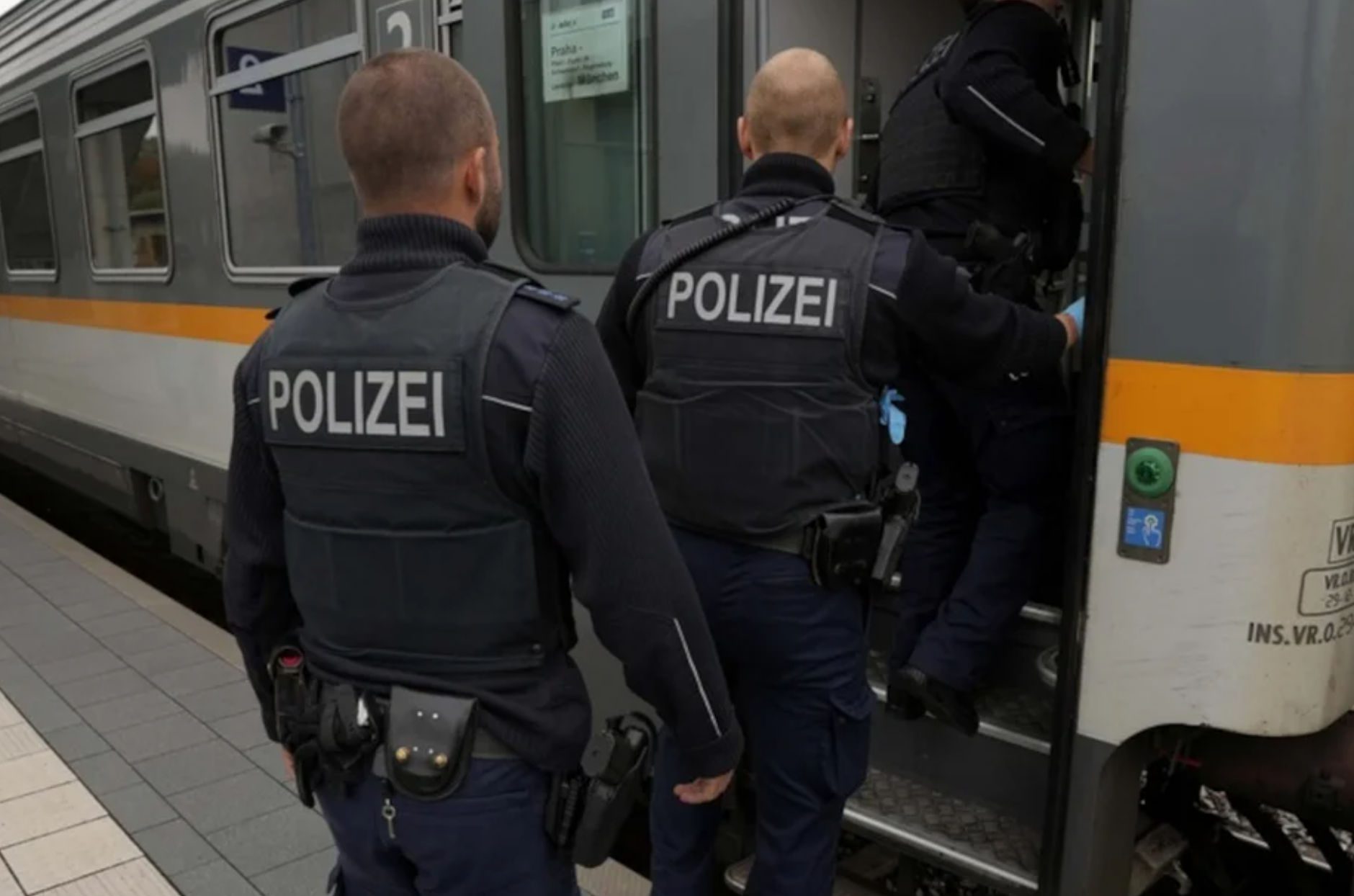 Νεαρός Έλληνας και άλλοι έδειραν μέχρι θανάτου ελεγκτή τρένου στη Γερμανία