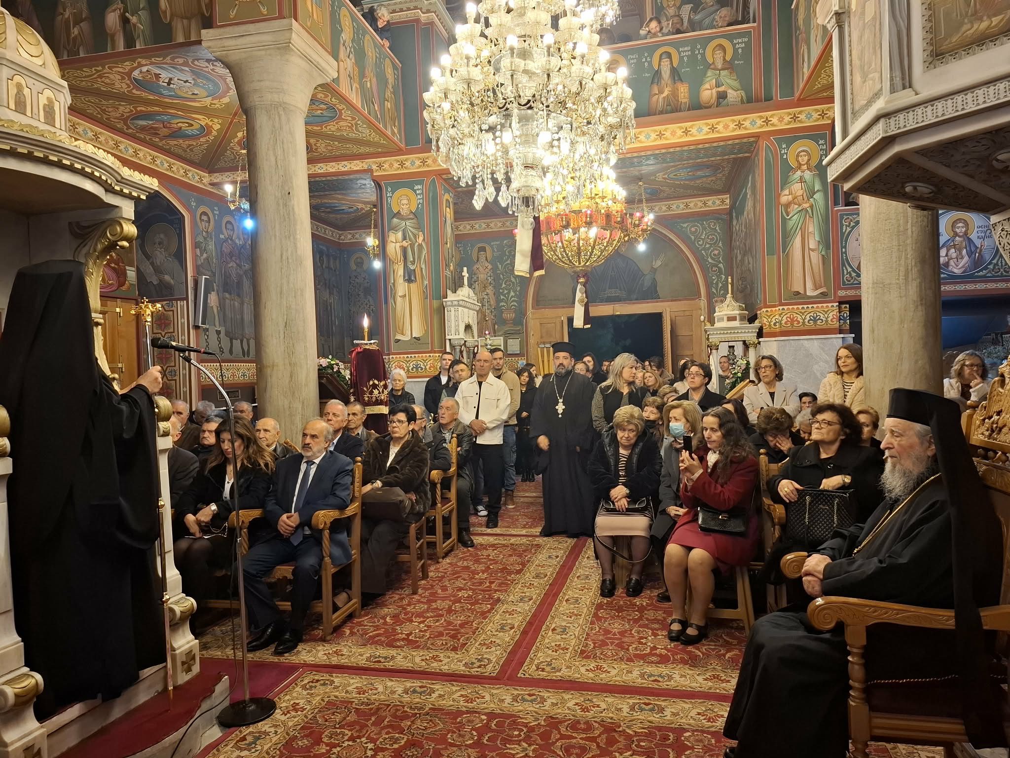 Εύβοια: Με λαμπρότητα γιόρτασαν τον Όσιο Λουκά σε αυτό το γραφικό χωριό (pics)