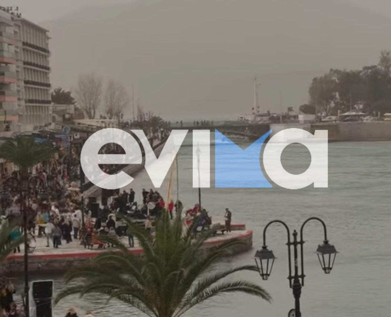 Έκτακτο Δελτίο της ΕΜΥ: «Πνίγεται» στην Αφρικανική σκόνη η Εύβοια- Απόκοσμες εικόνες