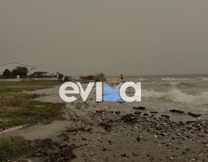 Κακοκαιρία στην Εύβοια: Αποκόπηκε παραλιακός δρόμος (pics)