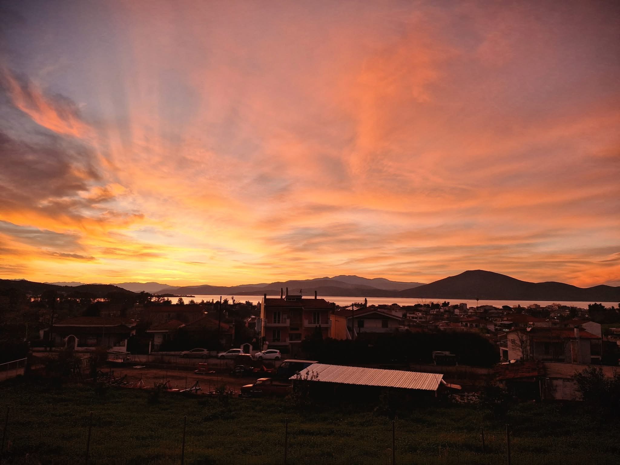 Μαγικό ηλιοβασίλεμα στην Εύβοια