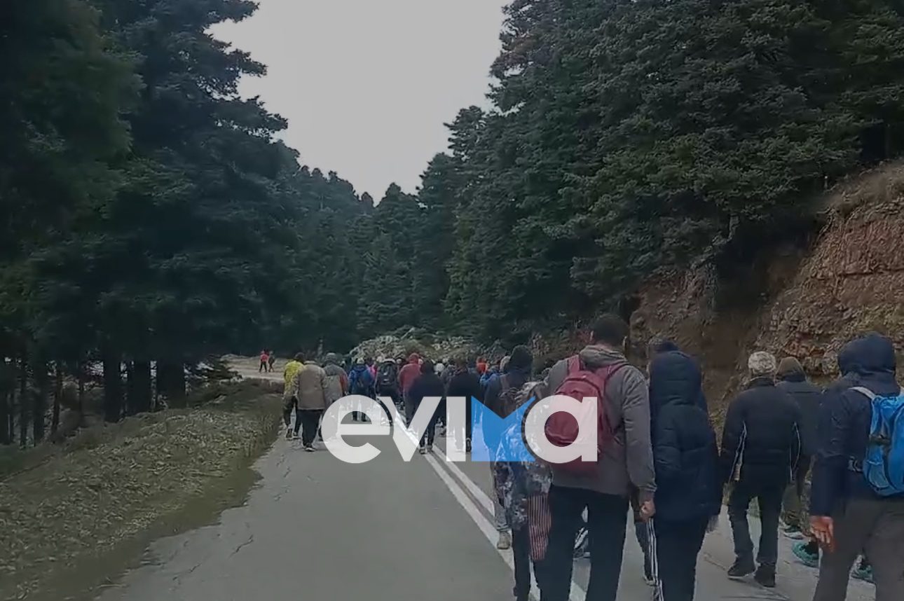 Εύβοια: Στο δρόμο για Ψαχνά η εικόνα του Αη Γιάννη από τα Κατούνια (vid)