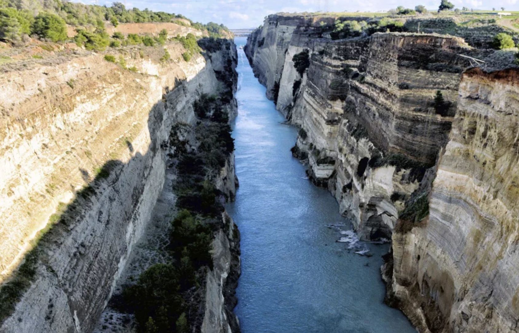 Φρίκη: Εντοπίστηκε σορός να επιπλέει στον Ισθμό της Κορίνθου