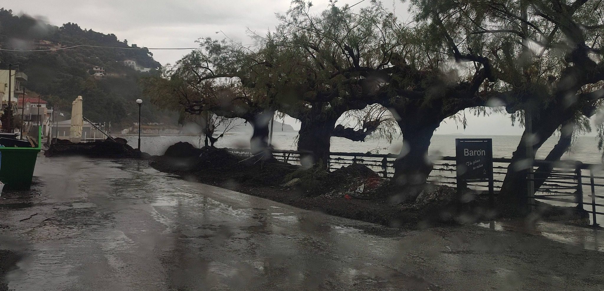 Η κακοκαιρία σφυροκοπά την Εύβοια: Σήμερα το αίτημα για έκτακτη ανάγκη σε παραλία Κύμης και Αγίους Αποστόλους