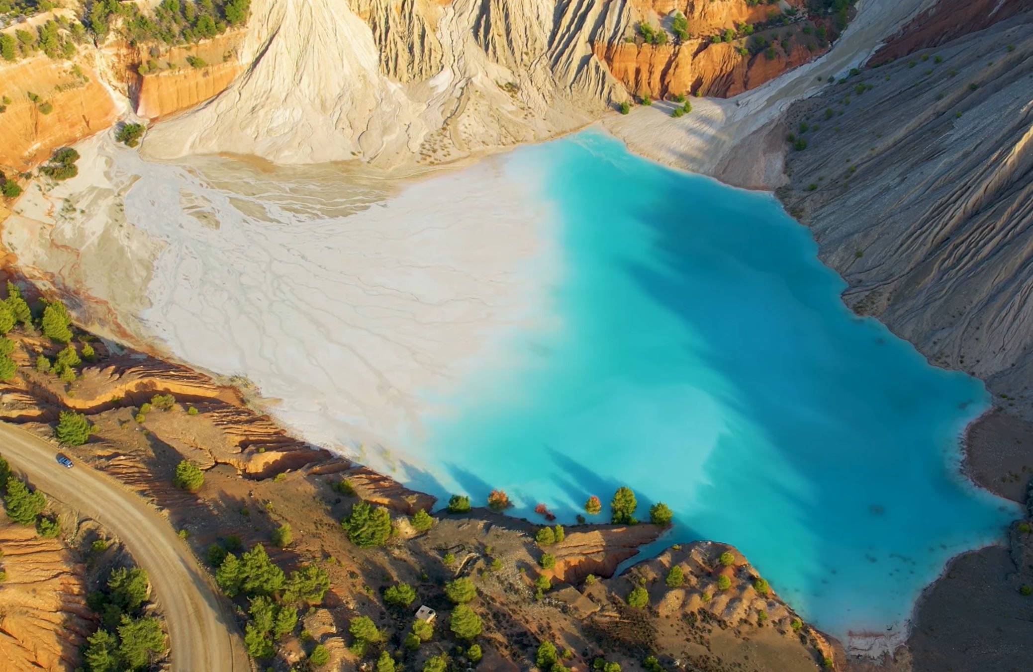 Αυτές είναι οι άγνωστες λίμνες της Εύβοιας με την απίστευτη ομορφιά