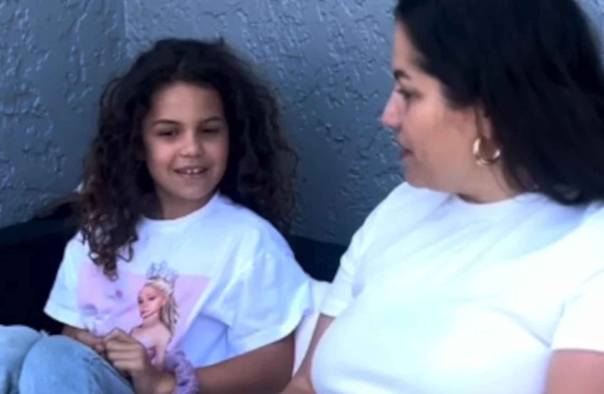 Viral βίντεο: Οι «τοξικές» φράσεις που δεν θέλουν να περάσουν οι millenials στα παιδιά τους