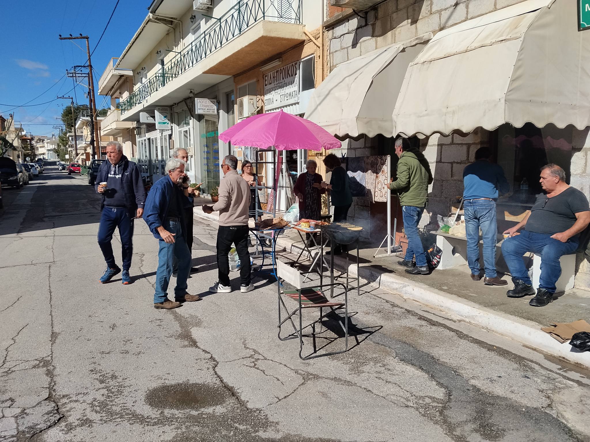Τσικνοπέμπτη στην Εύβοια: Πήραν φωτιά οι ψησταριές σήμερα