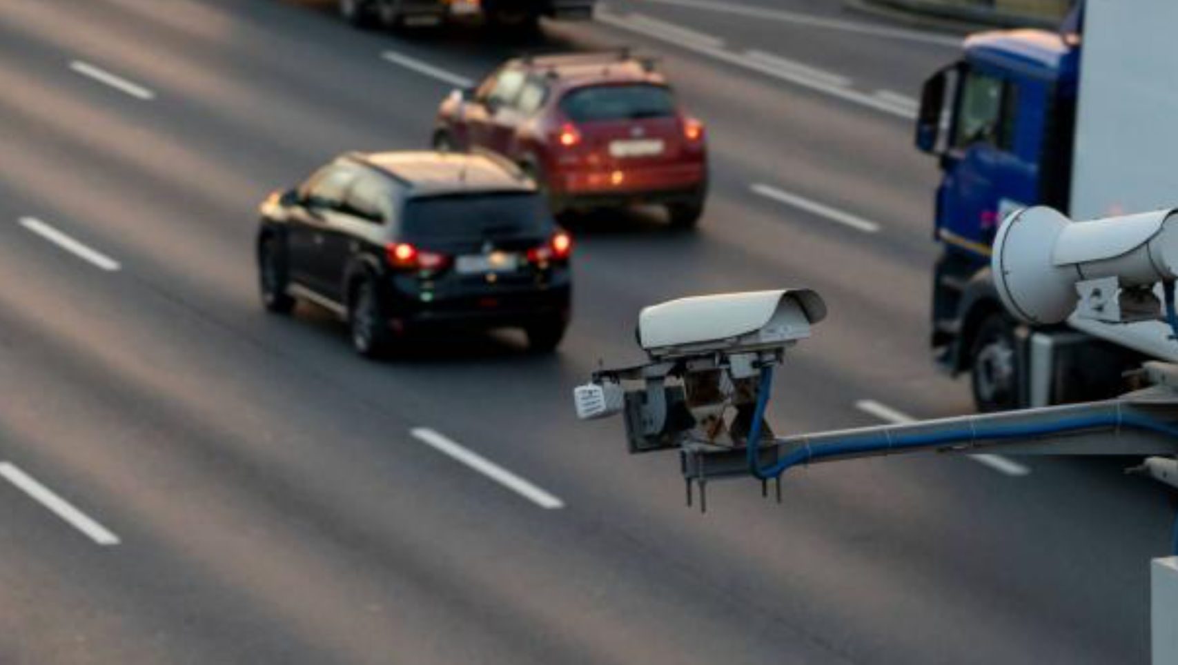 Ποια είναι η δωρεάν εφαρμογή που «ακυρώνει» τις κάμερες στους δρόμους της Αθήνας