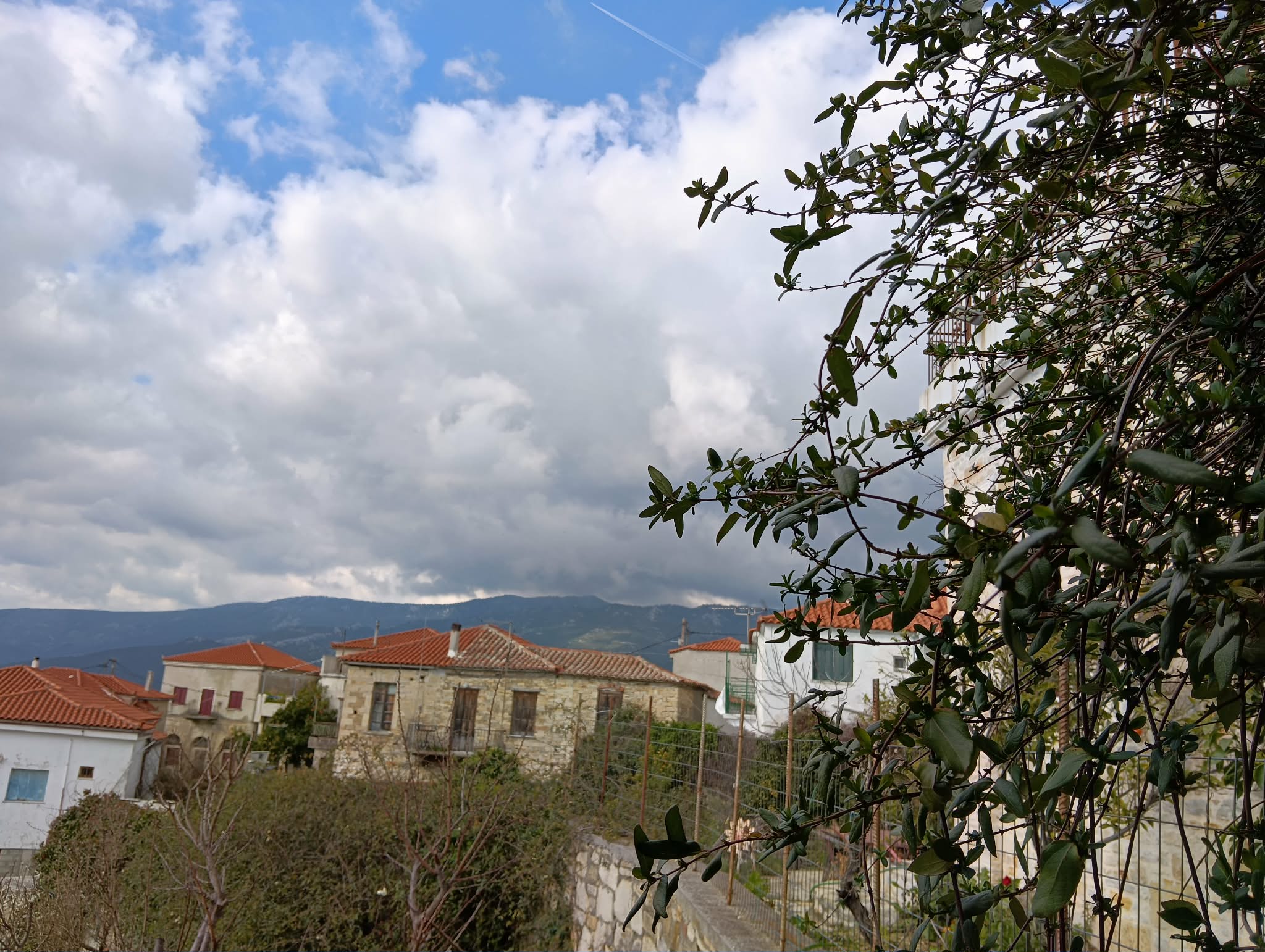 Καιρός: Συννεφιά και τοπικές βροχές σήμερα στην Εύβοια