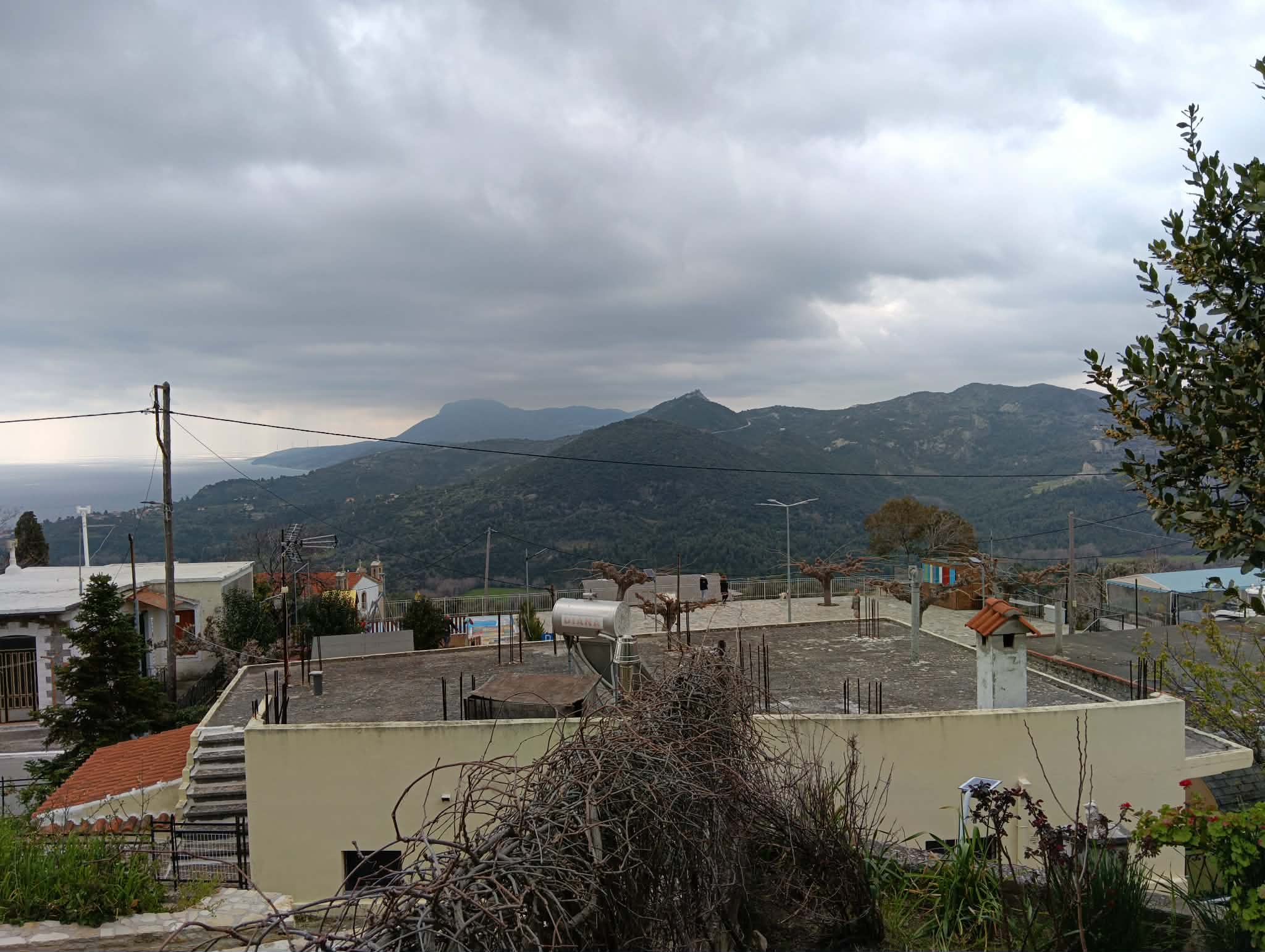 Καιρός: Με νεφώσεις ξεκινά η νέα εβδομάδα στην Εύβοια