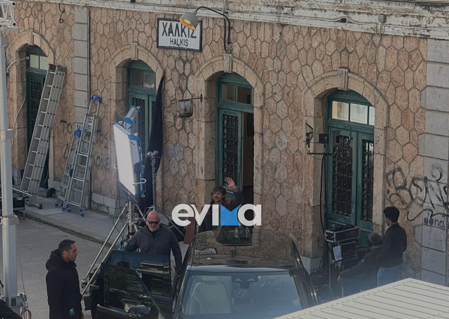 Μπραντ Πιτ στη Χαλκίδα: Νέες φωτό και βίντεο από τα γυρίσματα