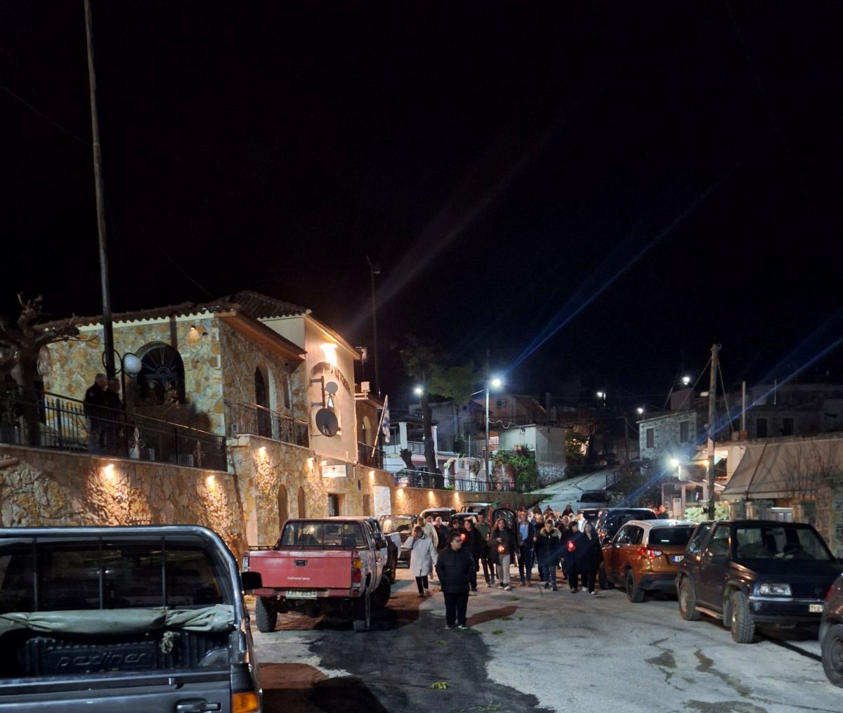 Συγκίνηση και κατάνυξη σε χωριό της Εύβοιας: Έφτασε θαυματουργή εικόνα