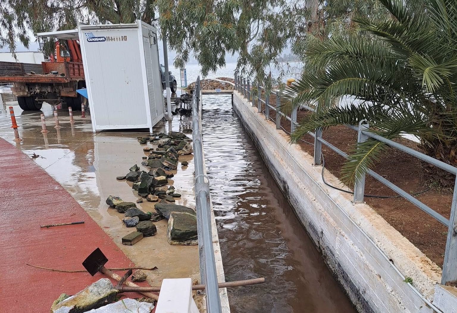 Σπουδαία κίνηση από επαγγελματίες στην Εύβοια καθάρισαν ποτάμι