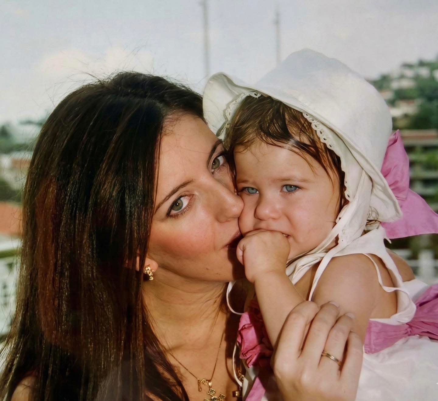 « Ημέρα της Γυναίκας: Η τρυφερή ανάρτηση της Κωνσταντίνας Καραμπατσώλη για την κόρη της»