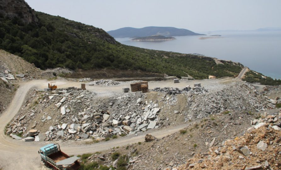 Η Νότια Εύβοια δεν αντέχει άλλη αβεβαιότητα – Παρέμβαση Καραμπατσώλη για τα λατομεία