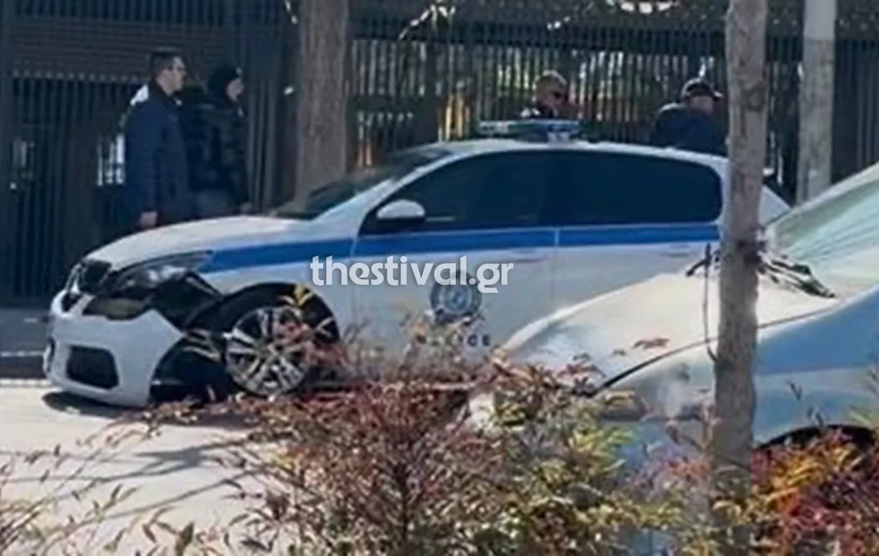 Θεσσαλονίκη: Σύγκρουση ασθενοφόρου με περιπολικό στο κέντρο της πόλης – Βίντεο