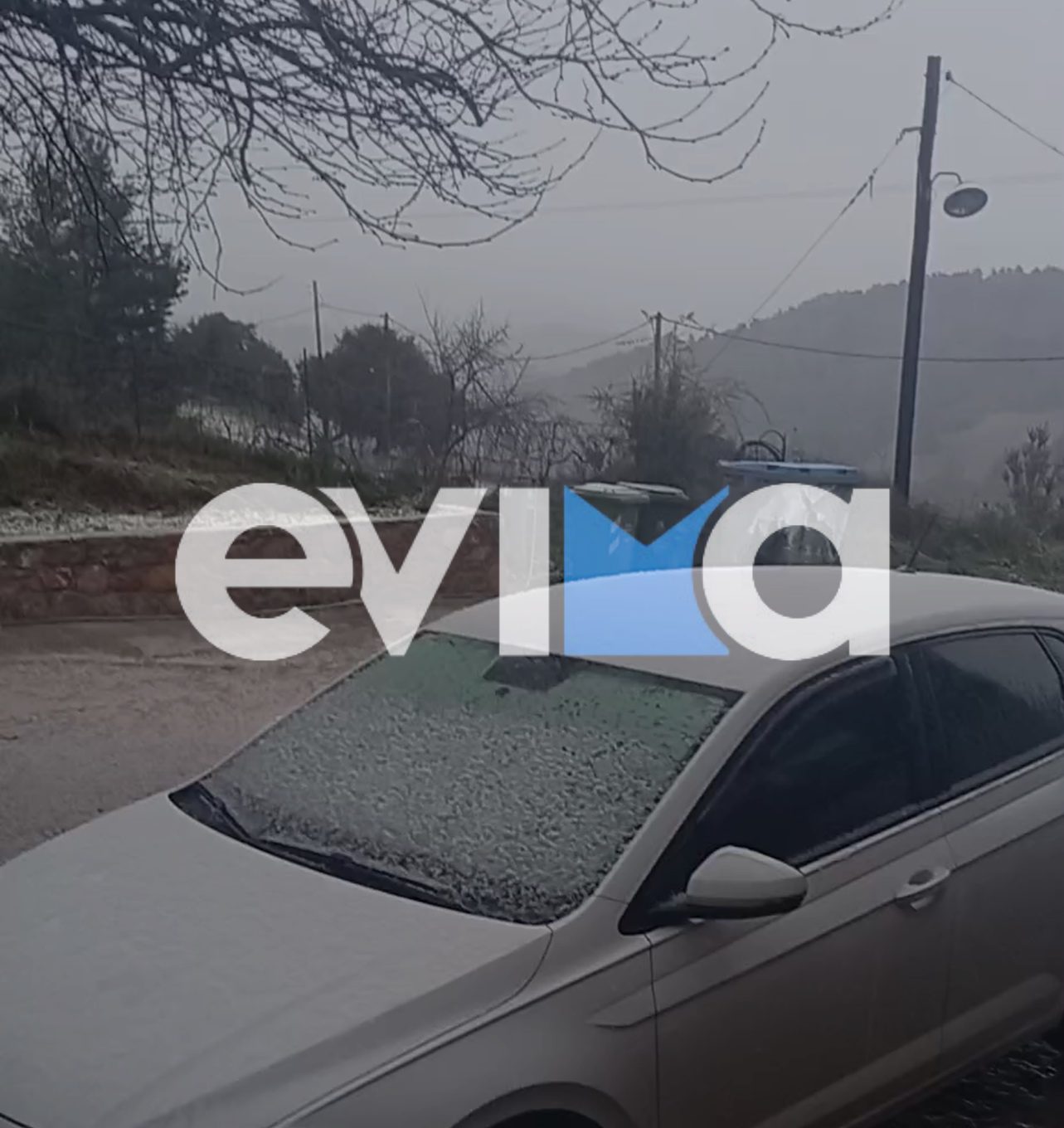 Ο Καιρός «τρελάθηκε»! Χιονίζει και στην Εύβοια! Εικόνες