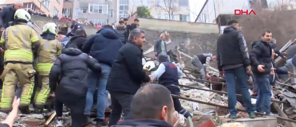Κατάρρευση δύο κτιρίων στο Φατίχ της Κωνσταντινούπολης – Σε εξέλιξη επιχείρηση έρευνας και διάσωσης (βίντεο)