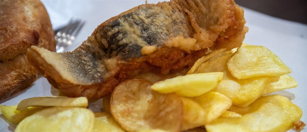 25η Μαρτίου: Η τιμή του μπακαλιάρου “εκτοξέυθηκε” φλερτάροντας ακόμη και με τα 30 ευρώ το κιλό