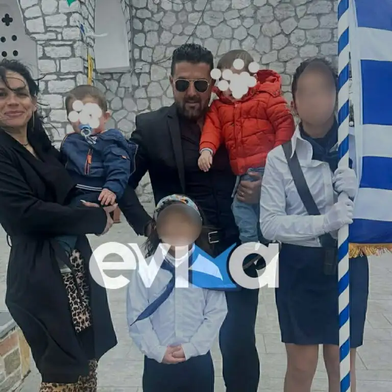 Ρίγη συγκίνησης στην Εύβοια: Μητέρα «λύγισε» στην παρέλαση (βίντεο)
