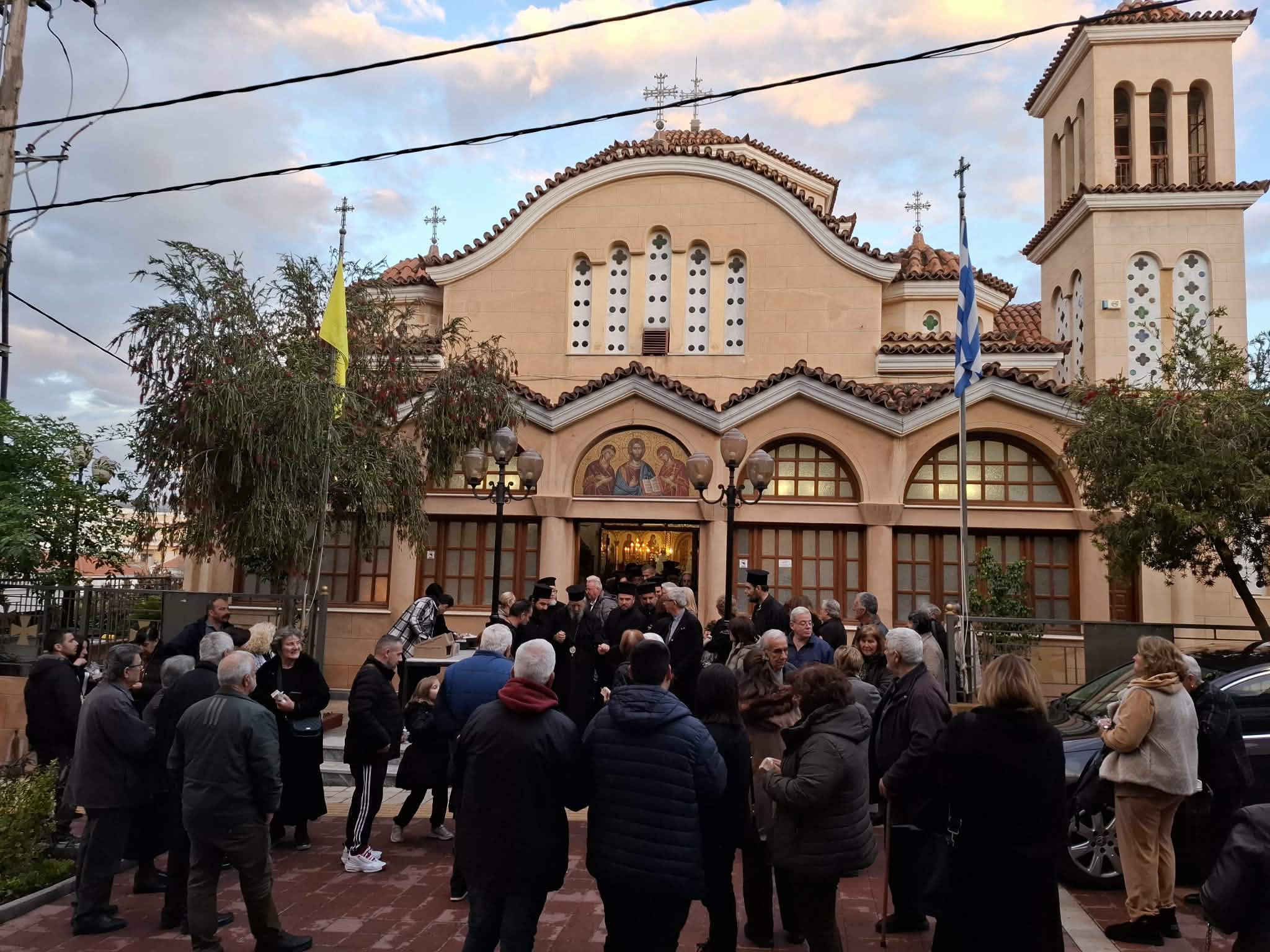 Εύβοια: Γέμισε με πιστούς μέσα και έξω η Αγία Μαρίνα στο Αλιβέρι