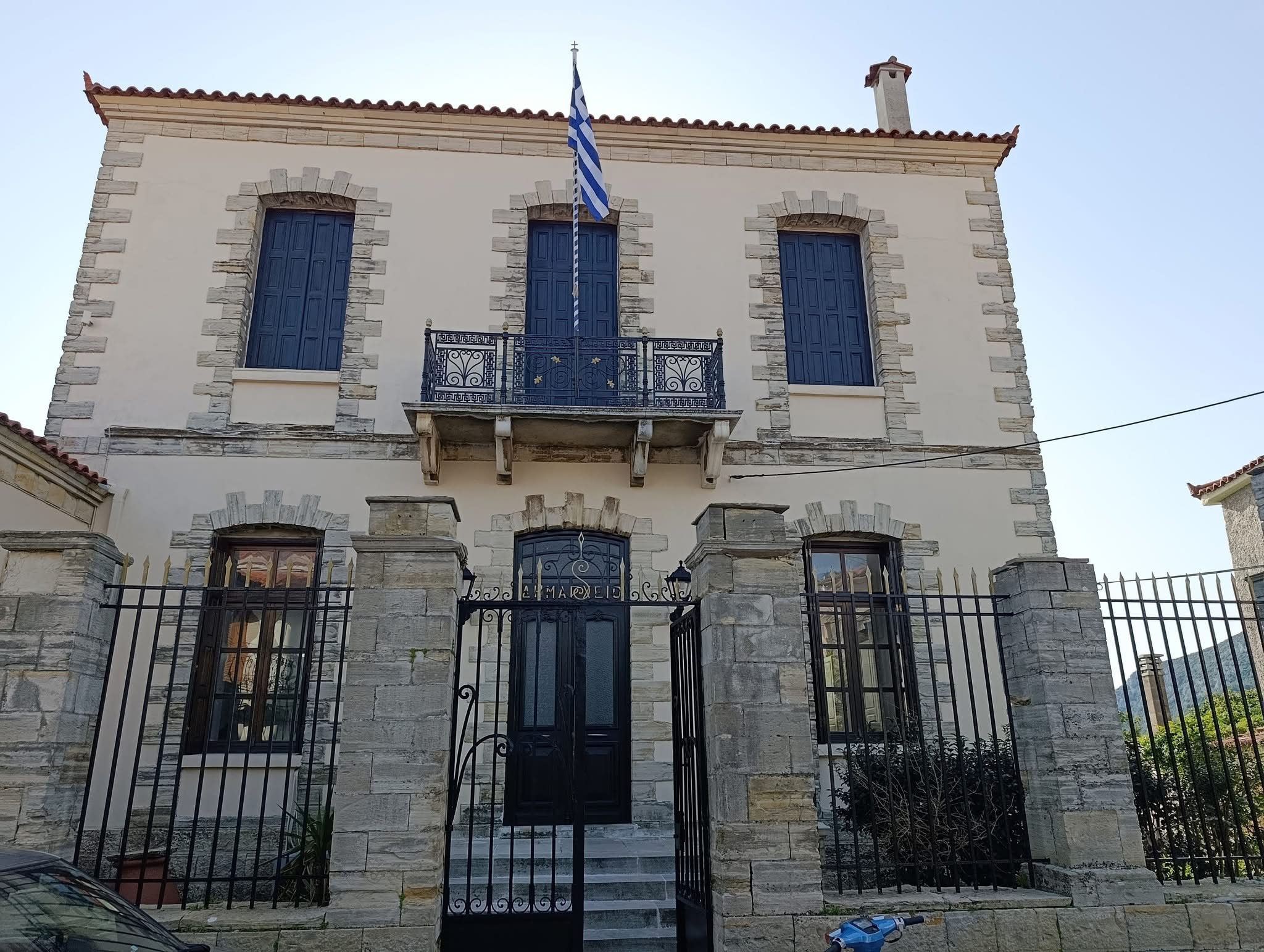 Ξεκίνησαν οι εργασίες σε ιστορικό δημαρχείο της Εύβοιας