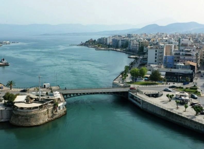 Μεγάλα έργα σε οδικό δίκτυο, αντιπλημμυρική προστασία και αναπλάσεις στην Εύβοια