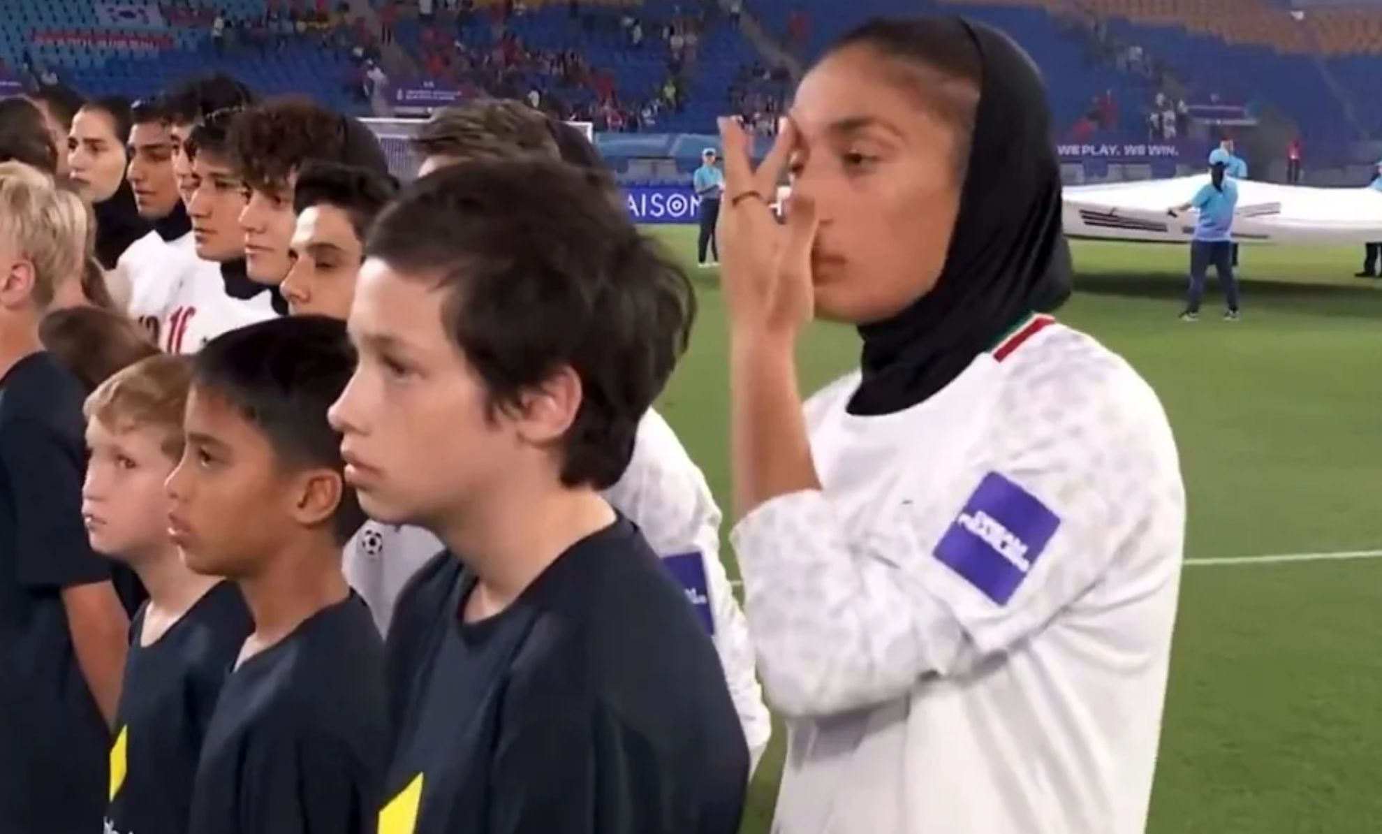 Οι Ιρανές ποδοσφαιρίστριες φοβούνται για διώξεις επειδή αρνήθηκαν να τραγουδήσουν τον εθνικό ύμνο