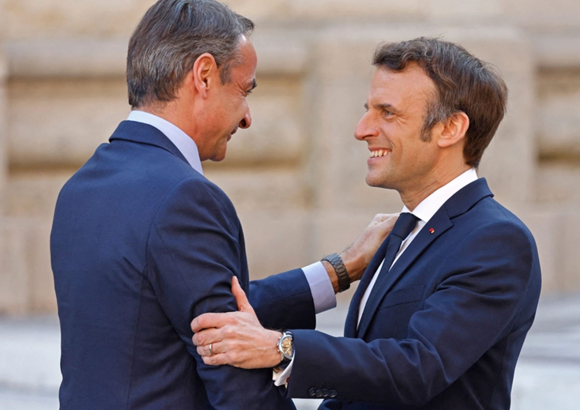 Τι ειπώθηκε στην τηλεφωνική επικοινωνία Μητσοτάκη-Μακρόν