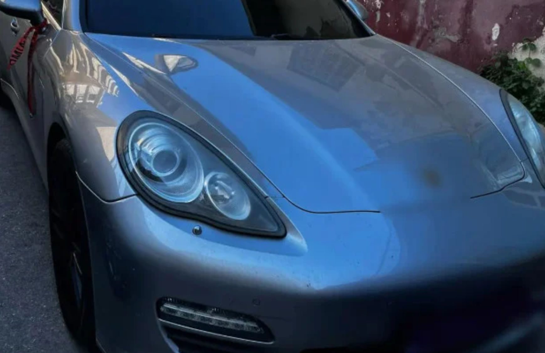 Πώς έκλεβε το Δημόσιο η εγκληματική οργάνωση λογιστών με βιτρίνα celebrities – Κατασχέθηκαν πολυτελή ΙΧ, ρολόγια, πλάκες χρυσού