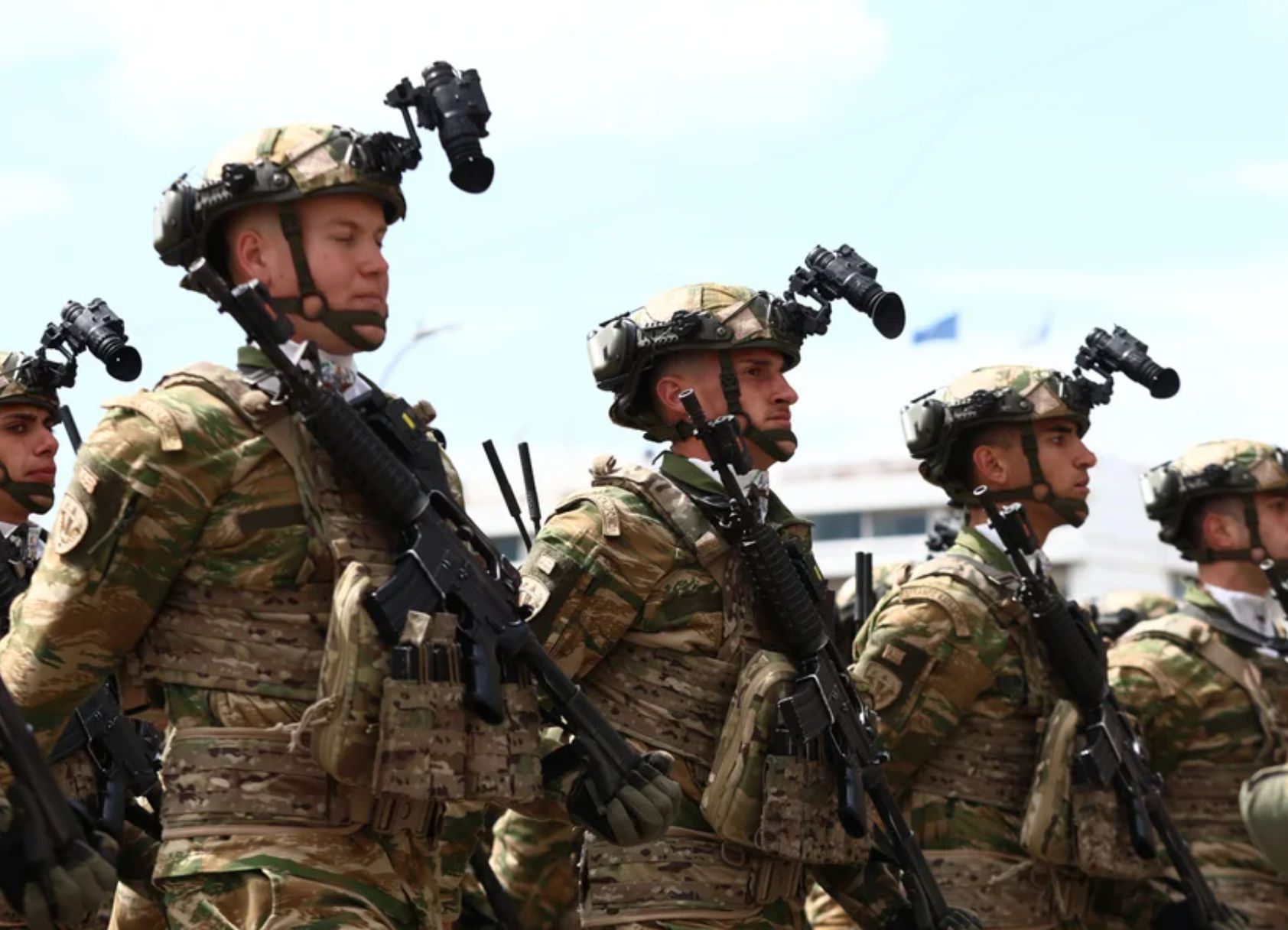 25η Μαρτίου: Στολή «Σύγχρονου Μαχητή», «Κένταυρος», «Μέτοικος» – Όσα παρουσιάστηκαν στη στρατιωτική παρέλαση