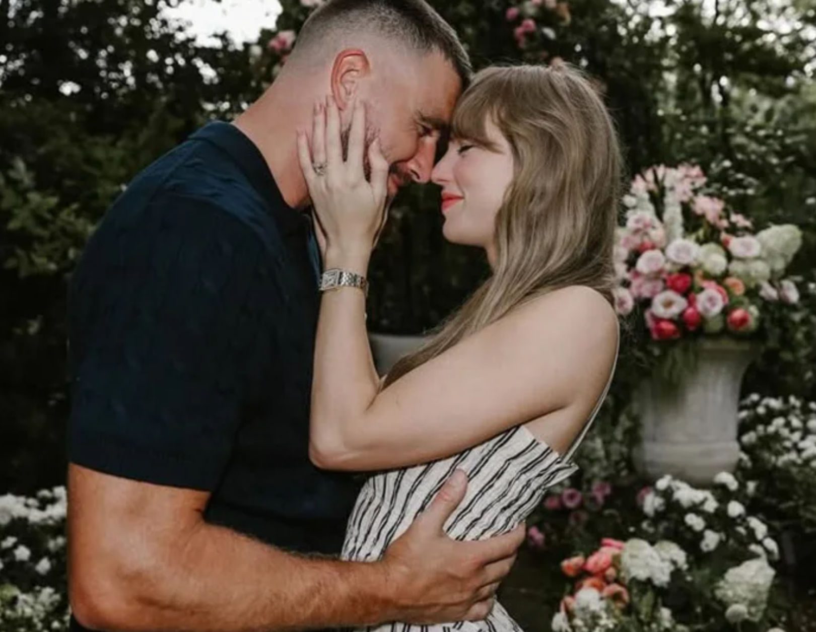 Σε αυτό το ελληνικό νησί θα κάνουν μήνα του μέλιτος Τέιλορ Σουίφτ και Τράβις Κέλσι