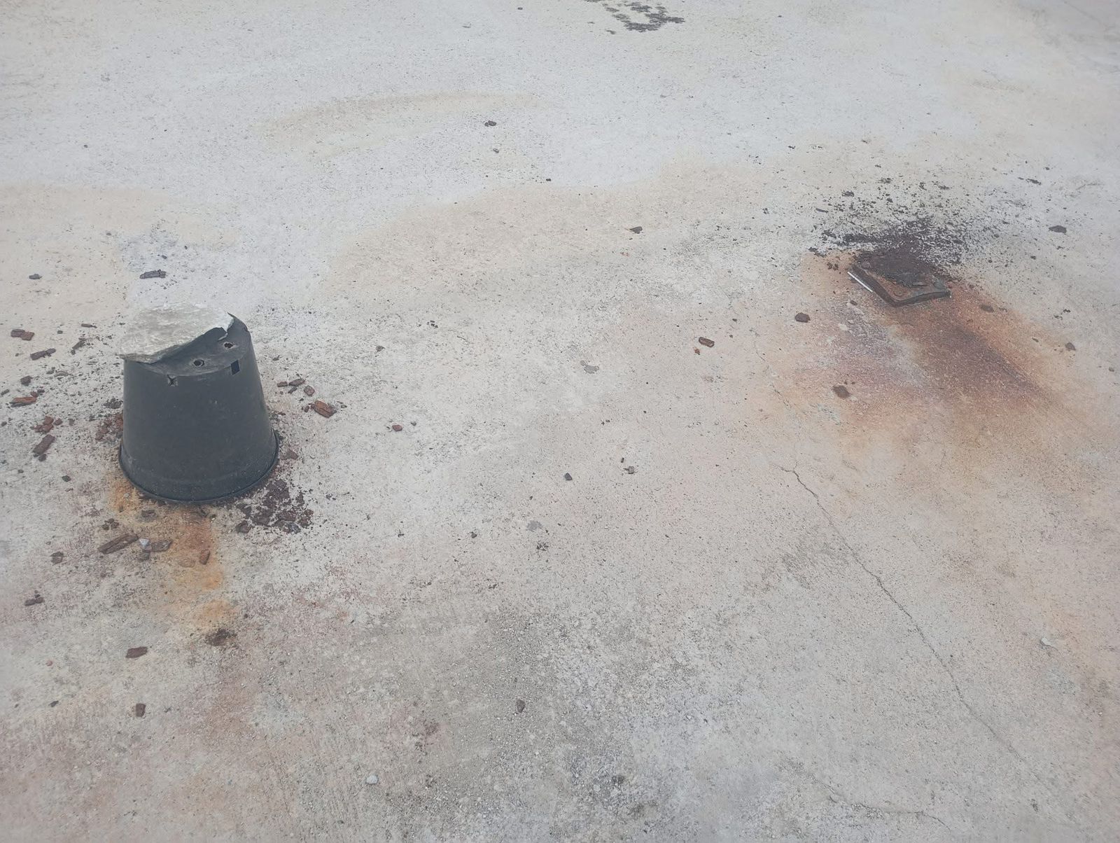 Αδιανόητο περιστατικό στην Εύβοια: Πέταξαν παγκάκι στην θάλασσα