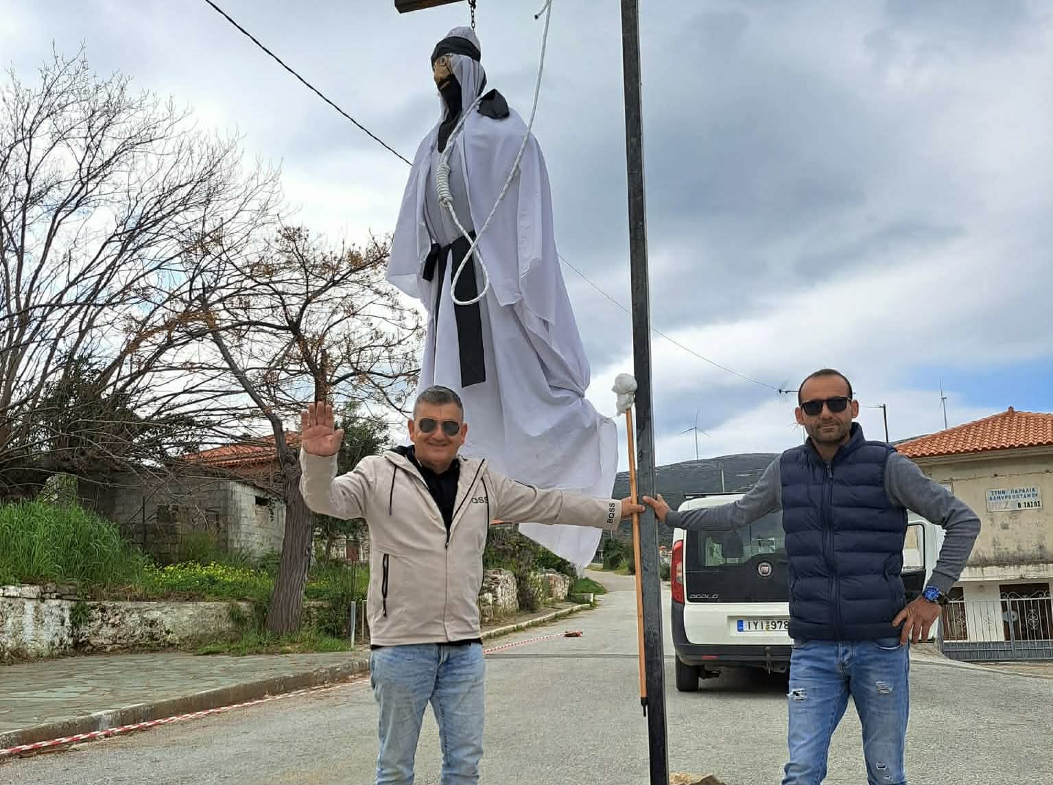 Σε αυτό το χωριό της Εύβοιας καίνε σήμερα τον Ιούδα