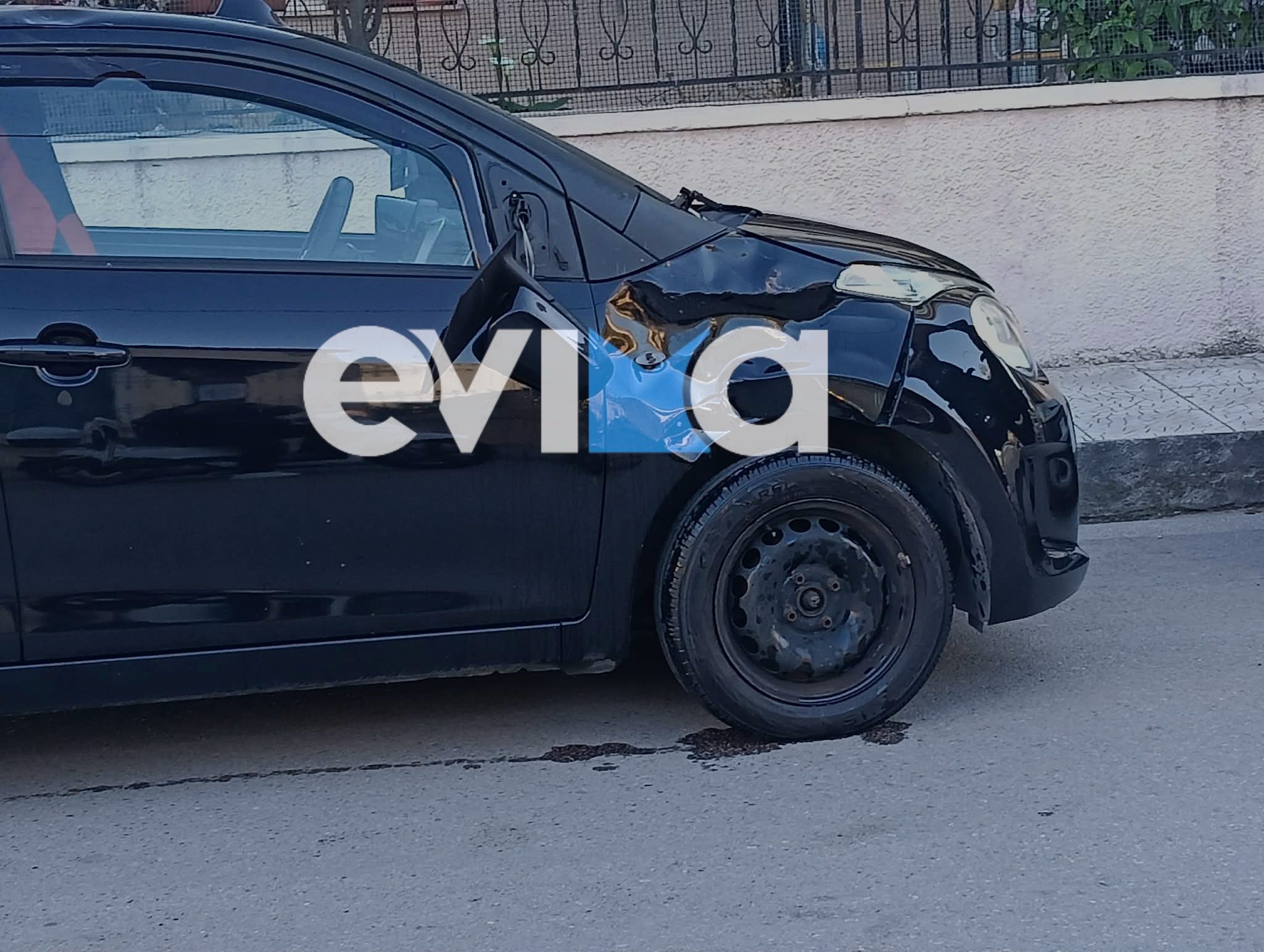 Σοβαρό τροχαίο τώρα στη Χαλκίδα: Μηχανή συγκρούστηκε με ΙΧ- Στο νοσοκομείο ο οδηγός του δίκυκλου