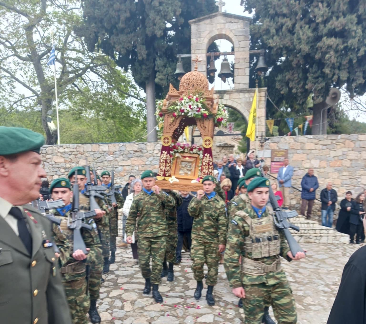 Εύβοια: Με λαμπρότητα και συγκίνηση ο εορτασμός στην Ι. Μ. Αγίου Γεωργίου Αρμά (pics)