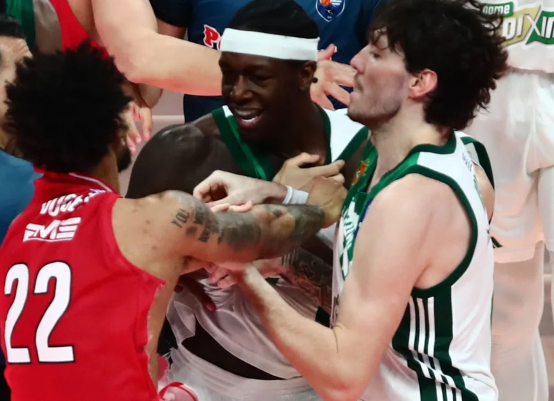 Επεισόδιο στο Παναθηναϊκός-Ολυμπιακός: «Καμπάνα» μίας αγωνιστικής σε Ναν, Ντόρσεϊ και Λεσόρ