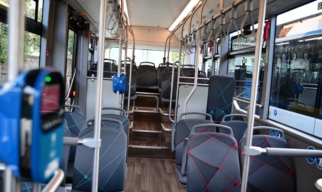 Ξεχασιάρα γιαγιά άφησε 30.000 ευρώ σε λεωφορείο – Πώς της επιστράφηκαν