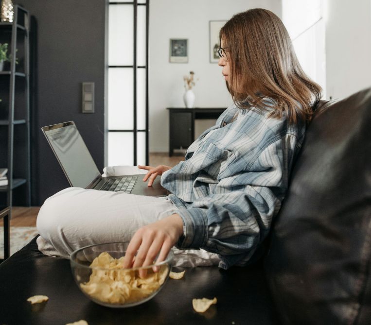 Πώς η «νοητικά ενεργή» καθιστική ζωή μπορεί να μειώσει τον κίνδυνο άνοιας