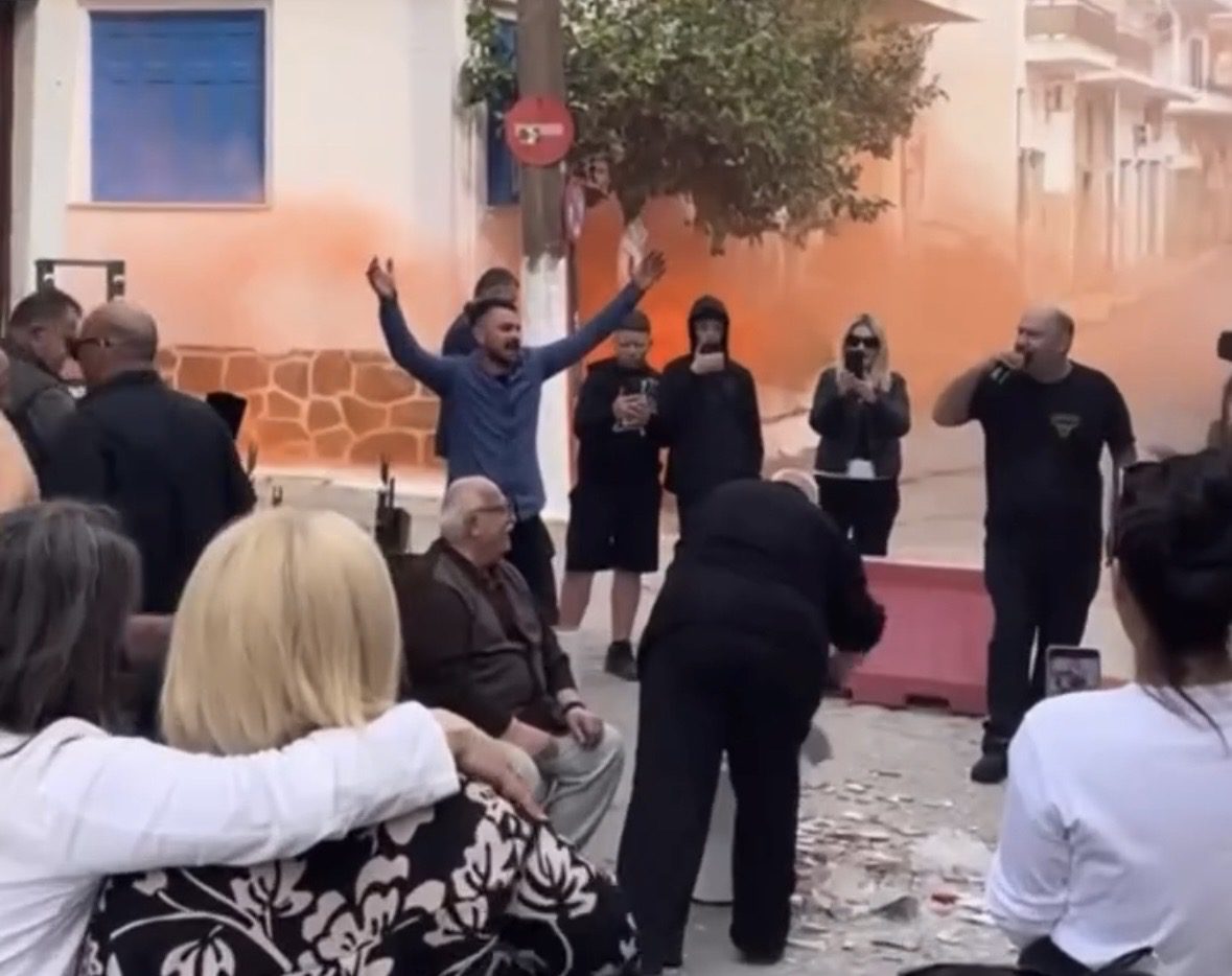 Έσπασαν είδη υγιεινής σε γλέντι στην Εύβοια – Το viral βίντεο