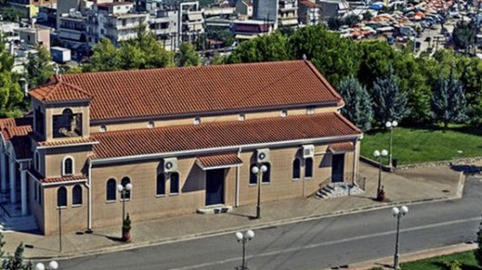 Εκκλησάκι της Εύβοιας γιορτάζει και μυρίζει ευλογημένο φαγητό