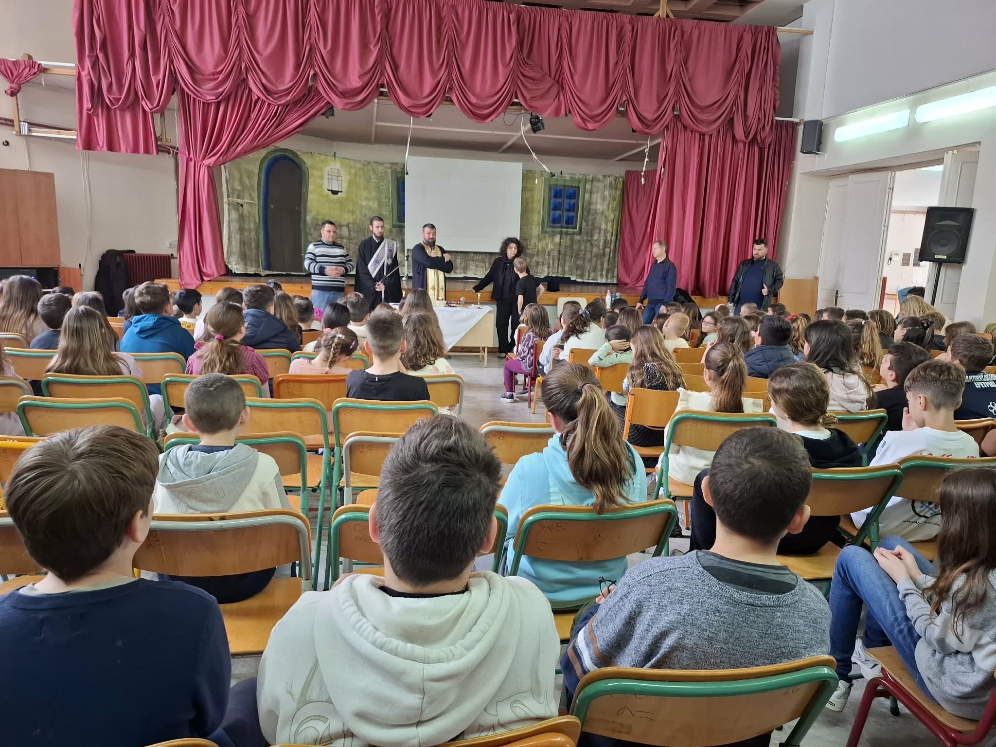 Σε αυτό το σχολείο της Εύβοιας τελέστηκε ιερό ευχέλαιο