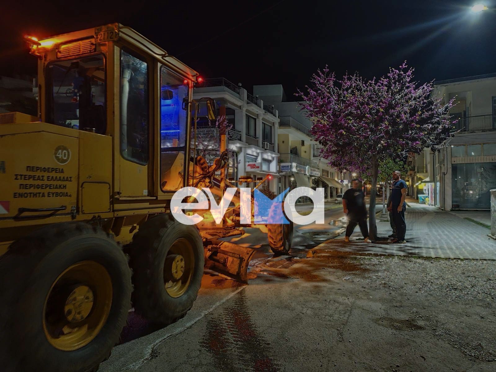 Εύβοια: Πτώση πετρελαίου σε κεντρικό δρόμο – Ρίχνουν άμμο στο οδόστρωμα