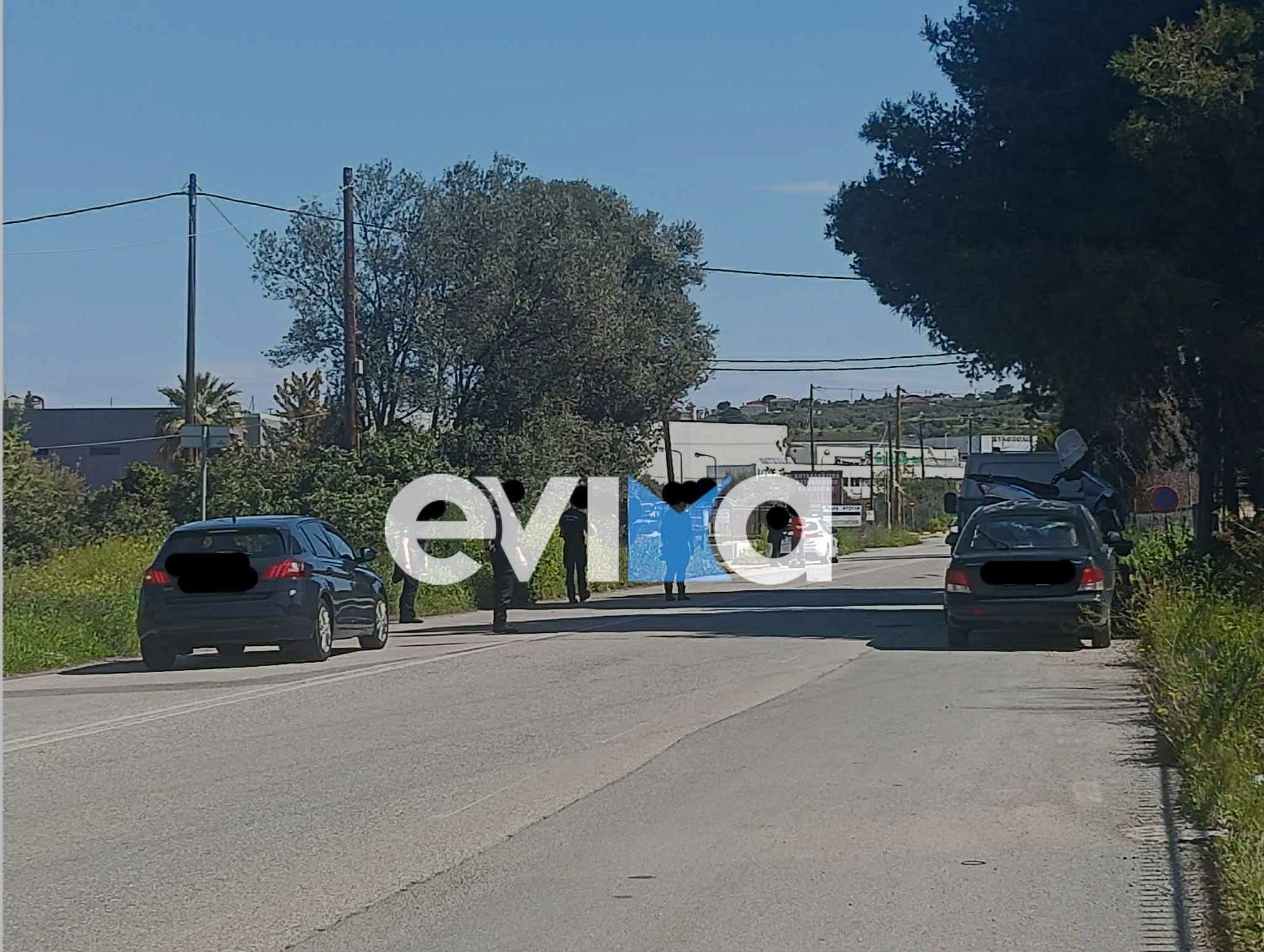 Σοβαρό τροχαίο στην Εύβοια: Σφοδρή σύγκρουση Ι.Χ. με μηχανή