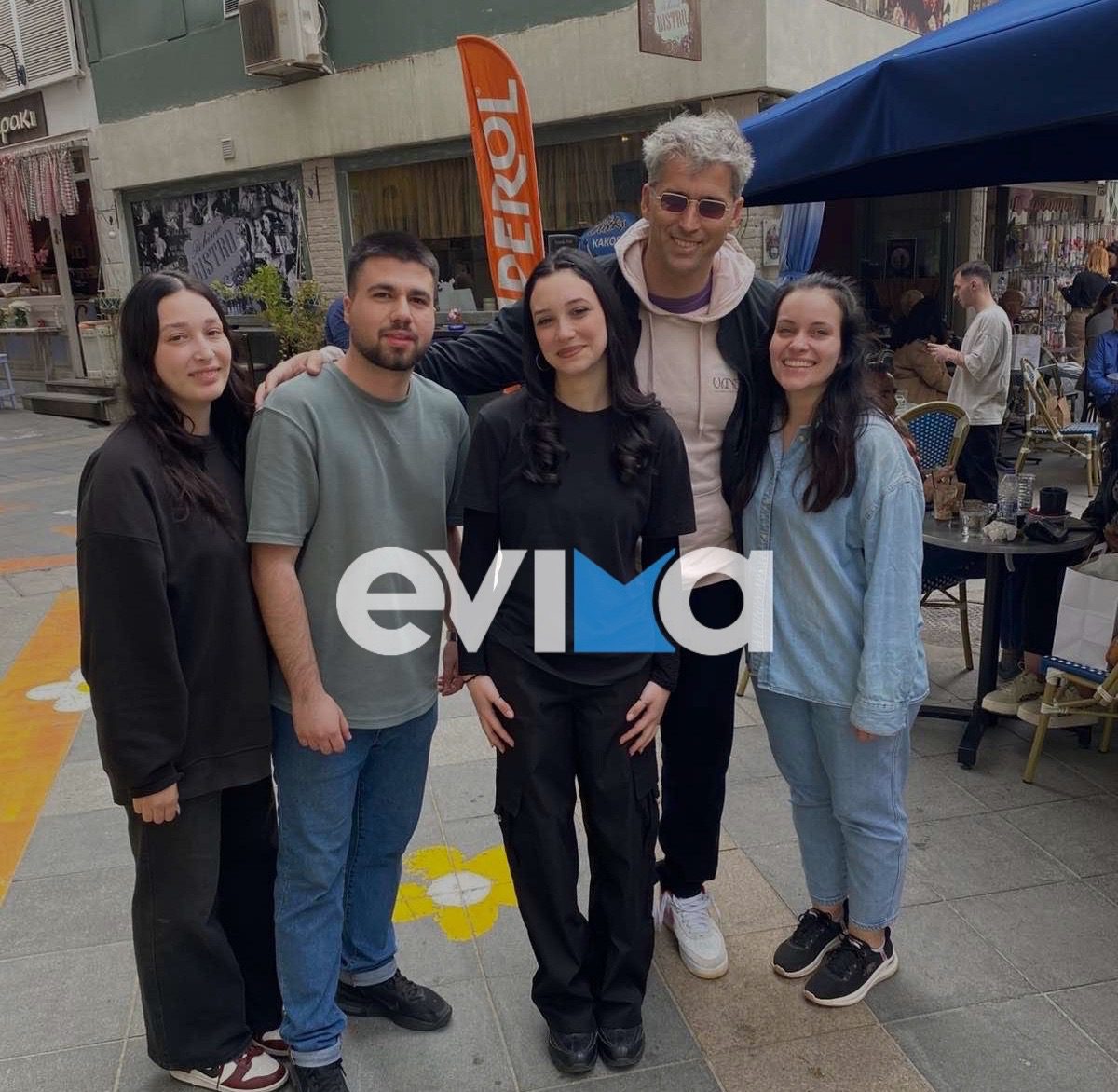 Στη Χαλκίδα το Μ. Σάββατο το γνωστό μοντέλο- ηθοποιός, Αλέξης Παππάς- Σε ποιο γνωστό καφέ βρέθηκε