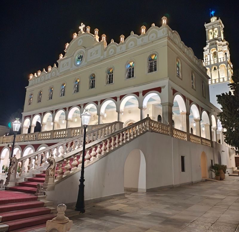 Για 58η χρονιά Χαλκιδέοι πήραν την ευλογία της Μεγαλόχαρης της Τήνου